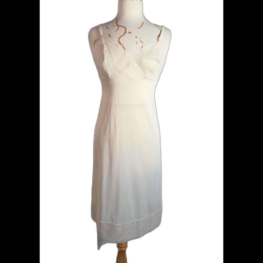 Vanity Fair Nightgown Size 34 (S/M) Vintage 80's Cottagecore Prairie Girl
